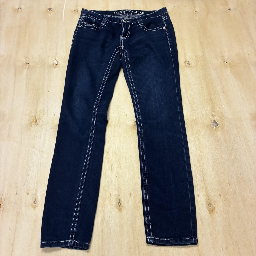 Almost Famous Straight Jeans Womens 3 Dark Wash Blue Stretch Denim Embroidered